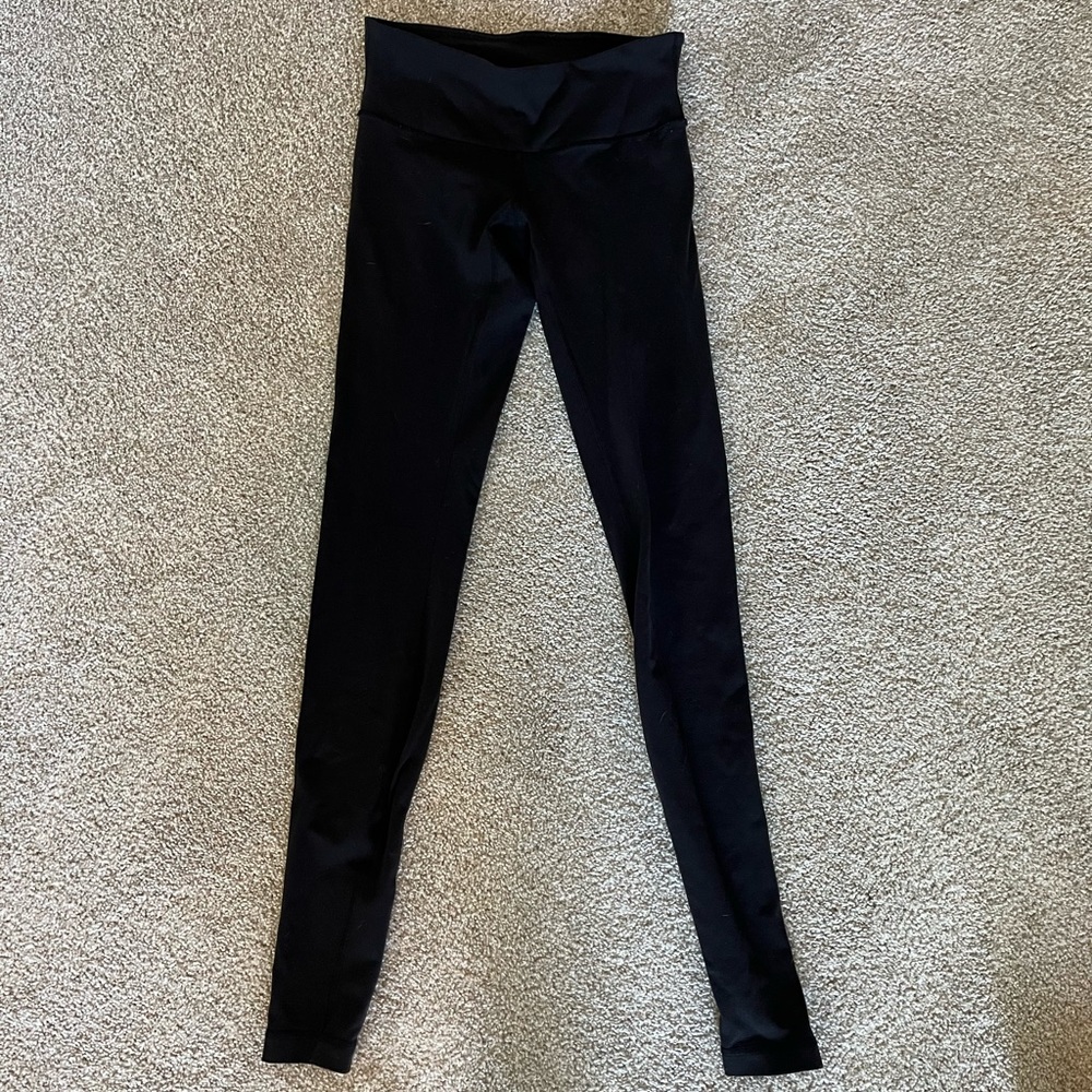 Lululemon Wunder Under leggings (older edition)